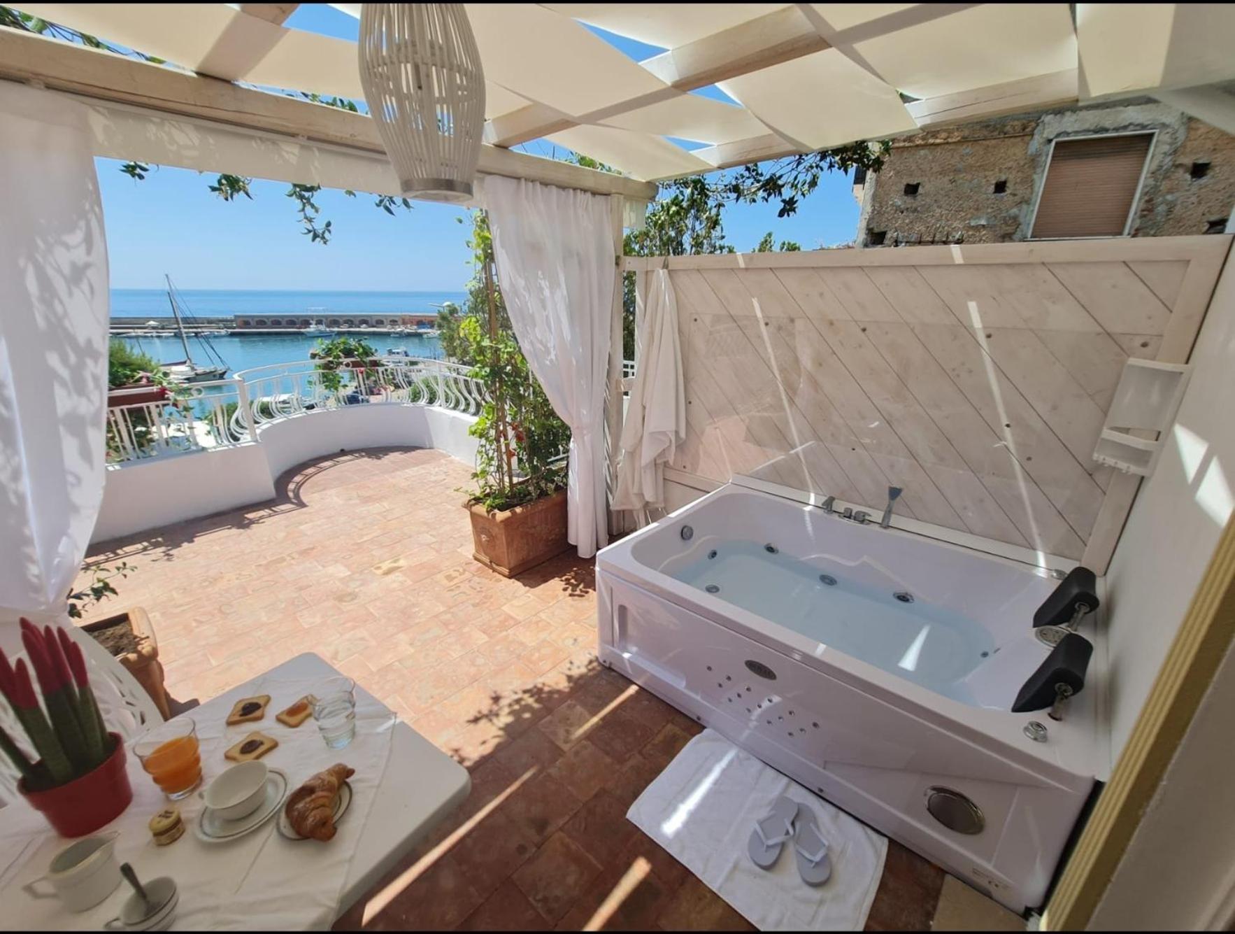 مارينا دي كاميروتا Luxury B&B Suite Jacuzzi Villa Filomena المظهر الخارجي الصورة